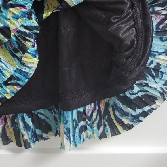 Pleated mini skirt - Picture 3 of 4